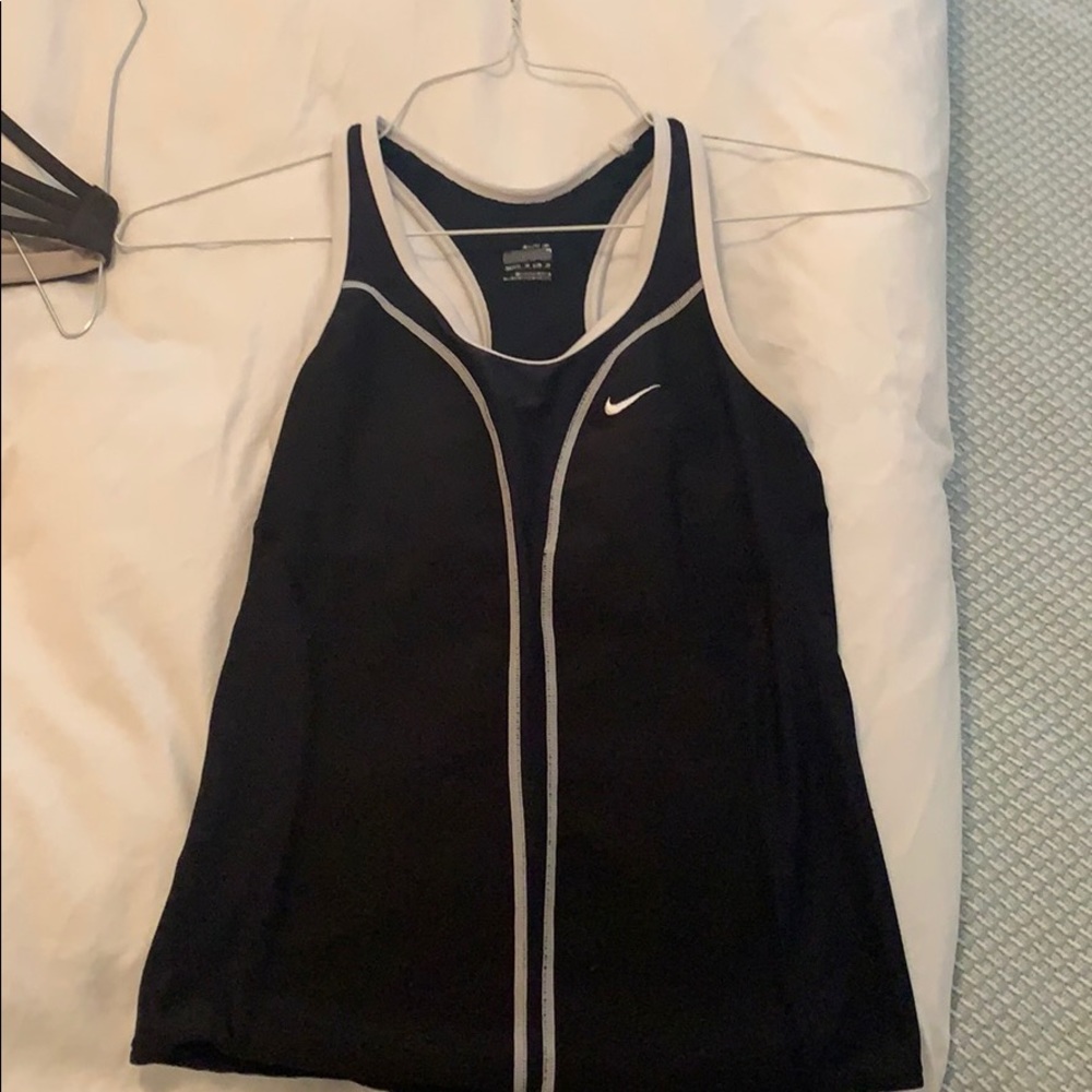 Nike running top
